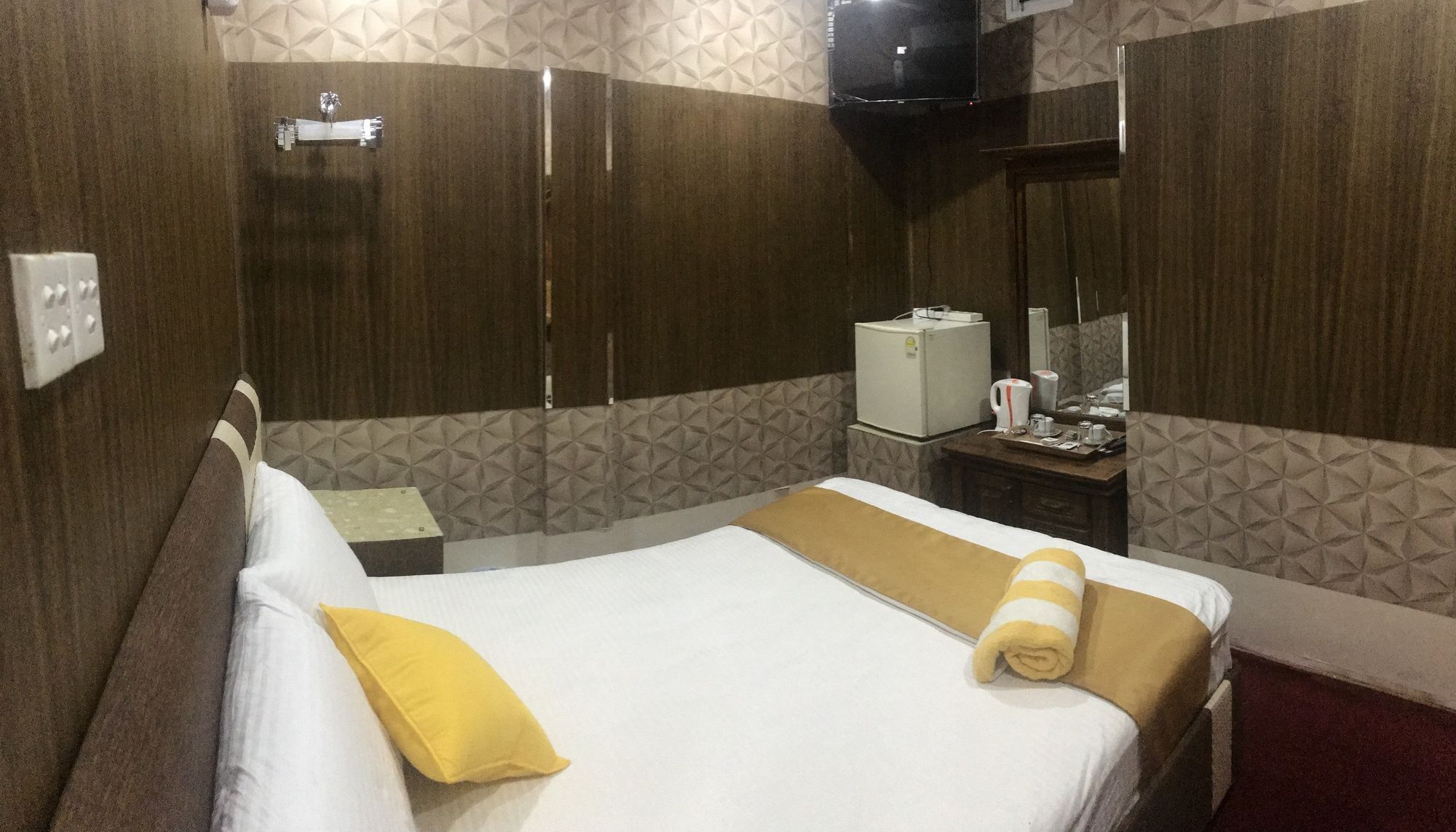 Oyo 112 Al Manaal Residency Hotel โคลอมโบ ภายนอก รูปภาพ